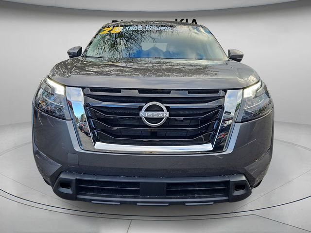 Used 2025 Nissan Pathfinder SV image 5