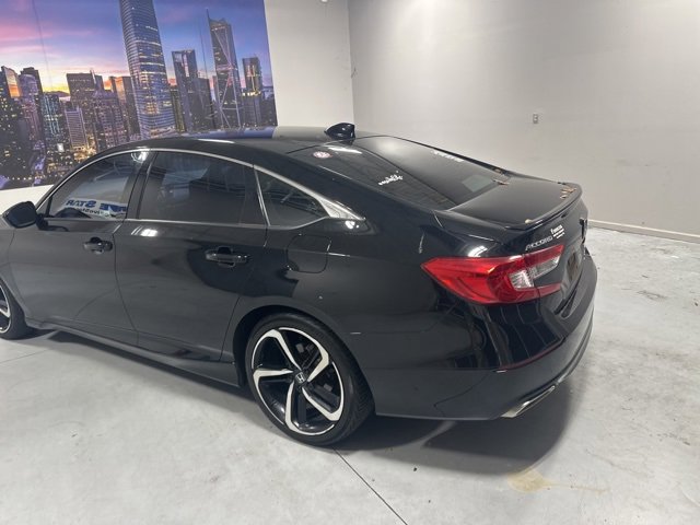 Used 2019 Honda Accord Sport image 3