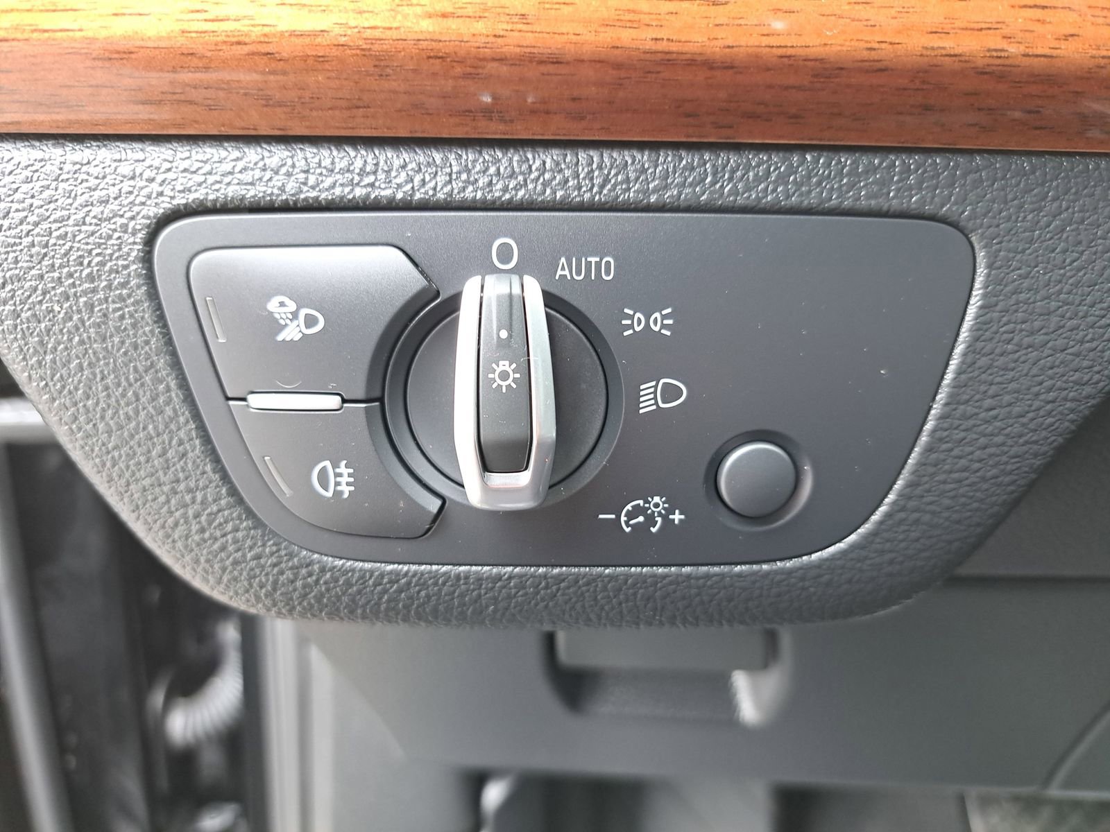 Used 2024 Audi Q5 Premium AWD/4WD image 27