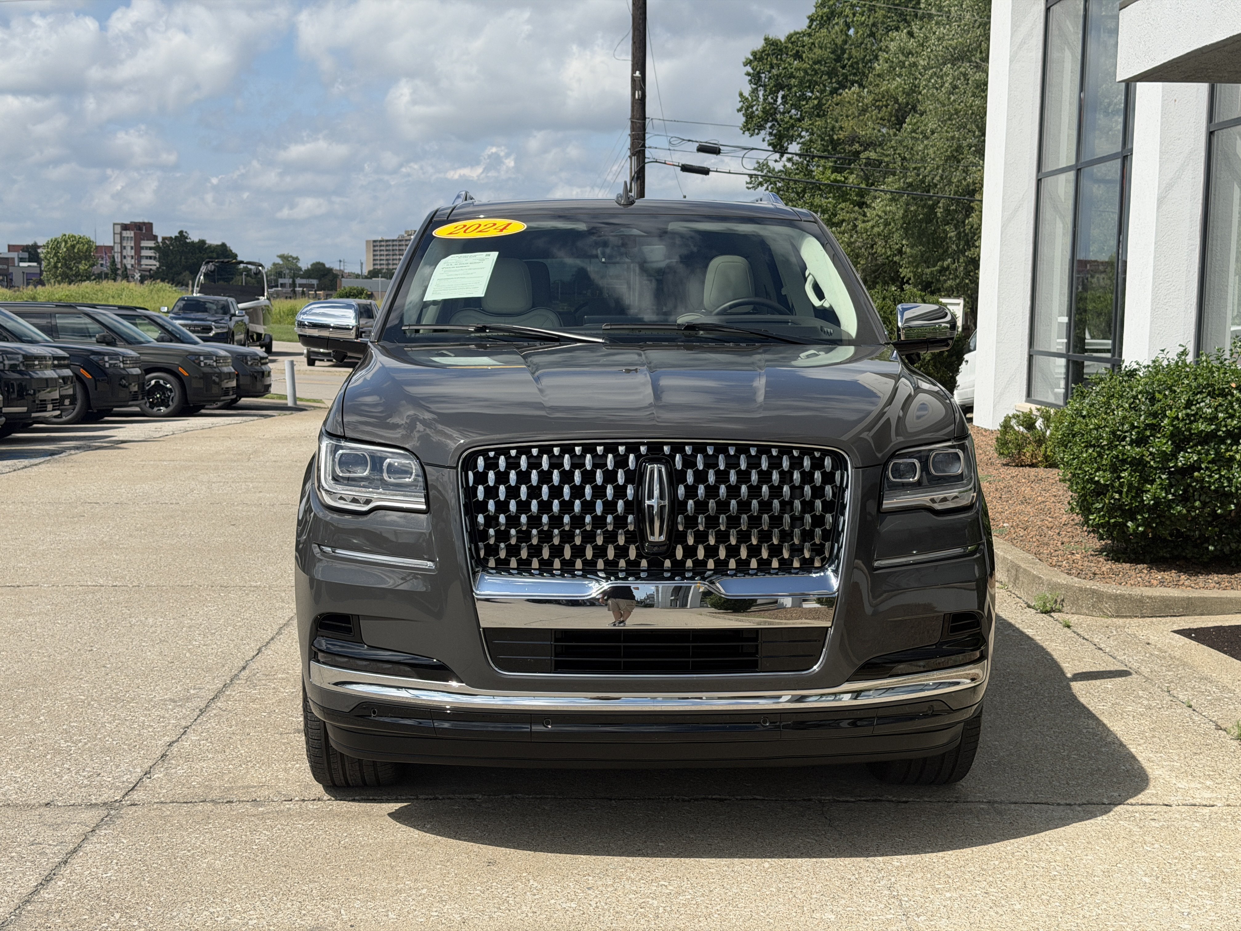 Used 2024 Lincoln Navigator L Black Label AWD/4WD image 17