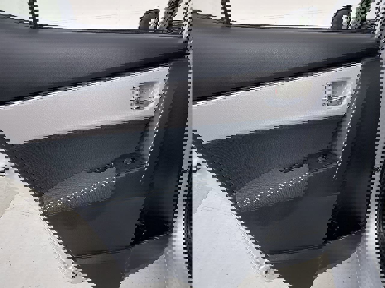 Used 2017 Toyota Corolla LE image 18