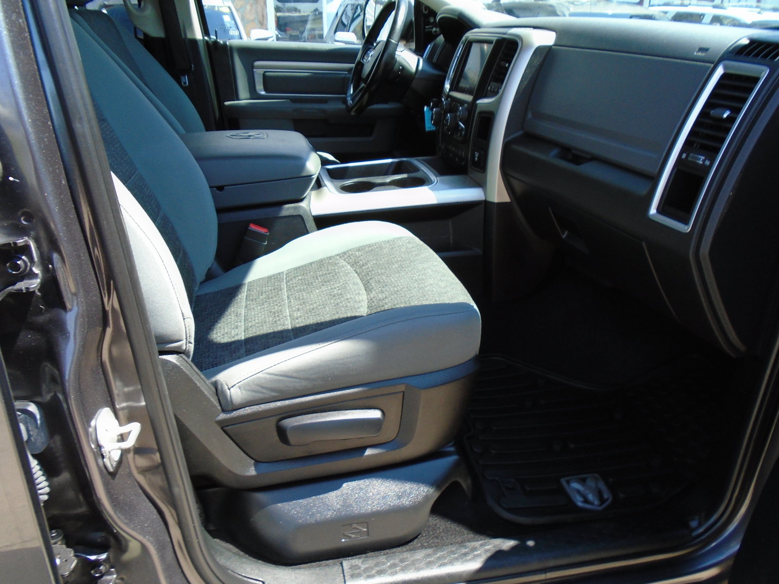 Used 2018 RAM 1500 Outdoorsman AWD/4WD image 12
