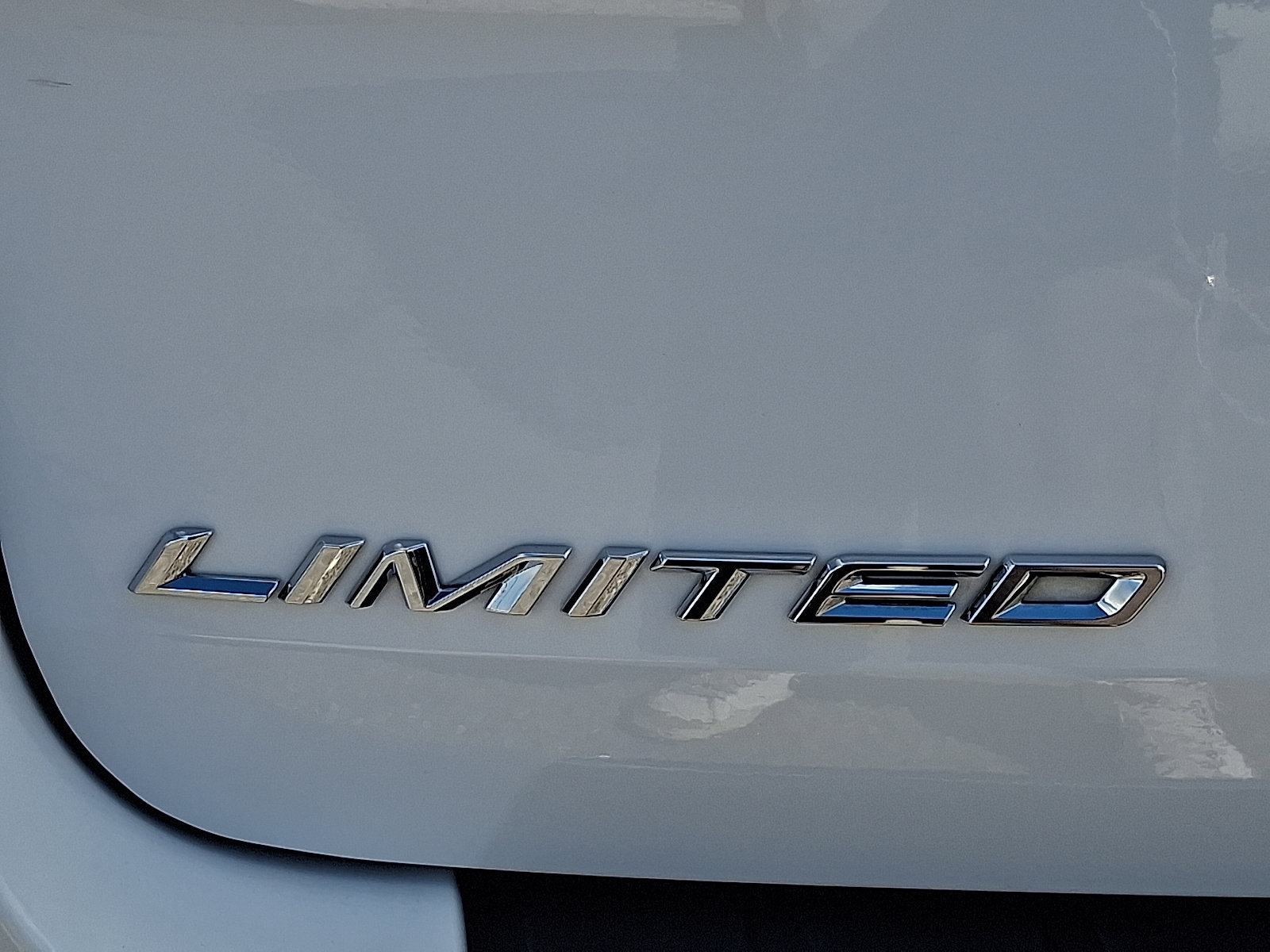 Used 2021 Ford Explorer Limited w/ Equipment Group 301A AWD/4WD image 29