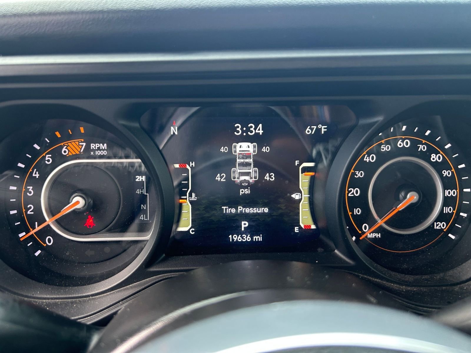 Used 2025 Jeep Wrangler Sahara image 40