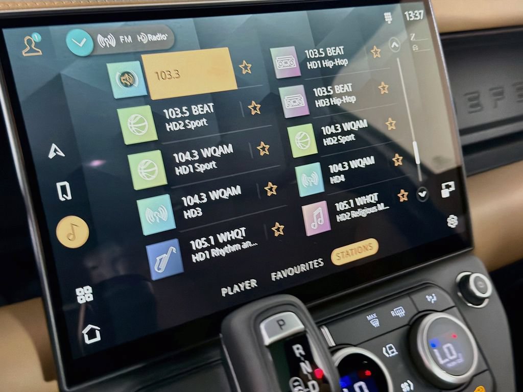 New 2026 Land Rover Defender 130 X-Dynamic SE AWD/4WD image 15