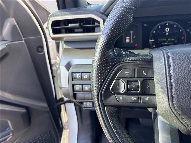 Certified 2025 Toyota Tacoma SR5 AWD/4WD image 18