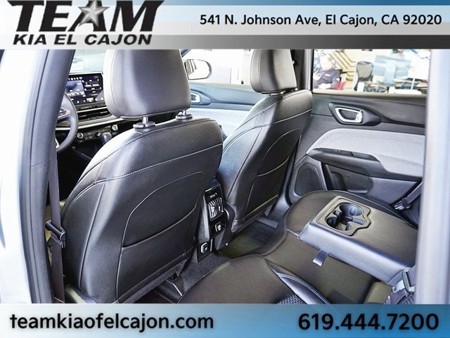 Used 2024 Jeep Compass Latitude image 17