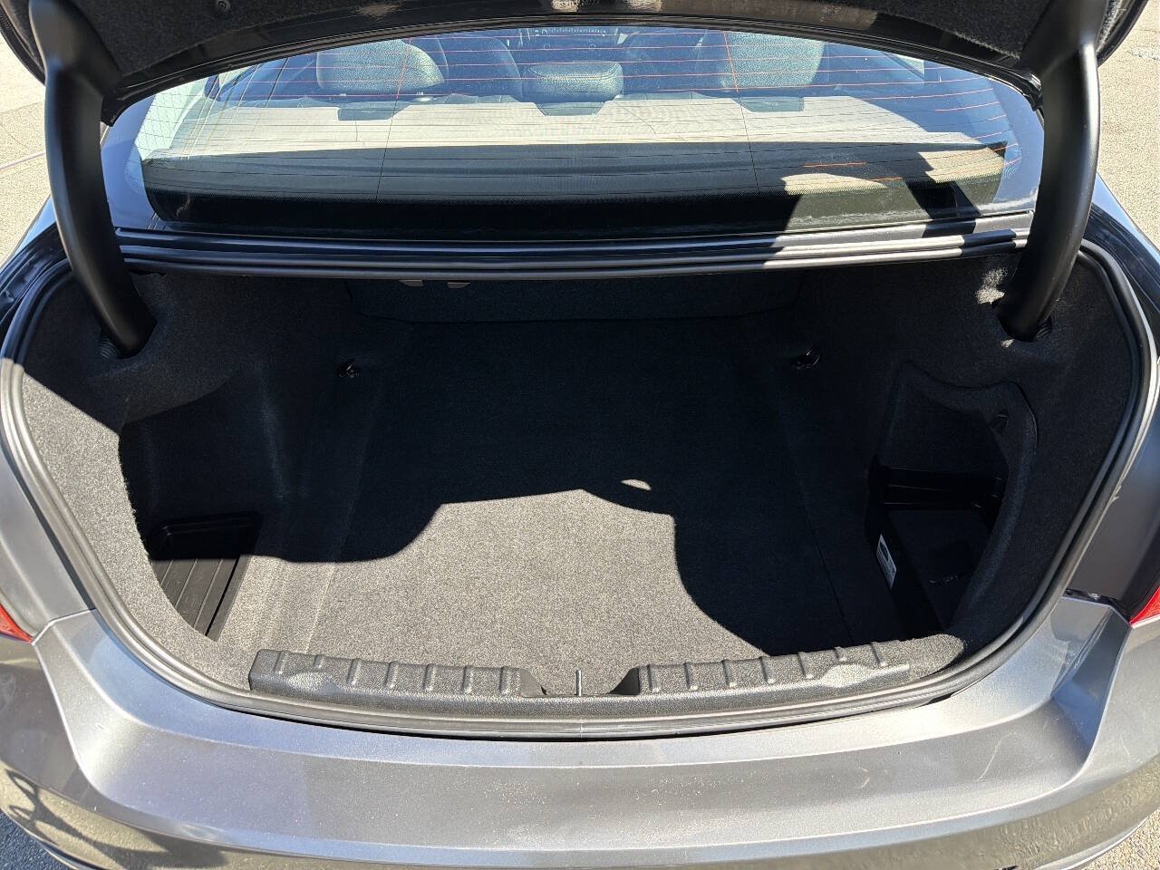 Used 2014 BMW 320i Sedan RWD image 6