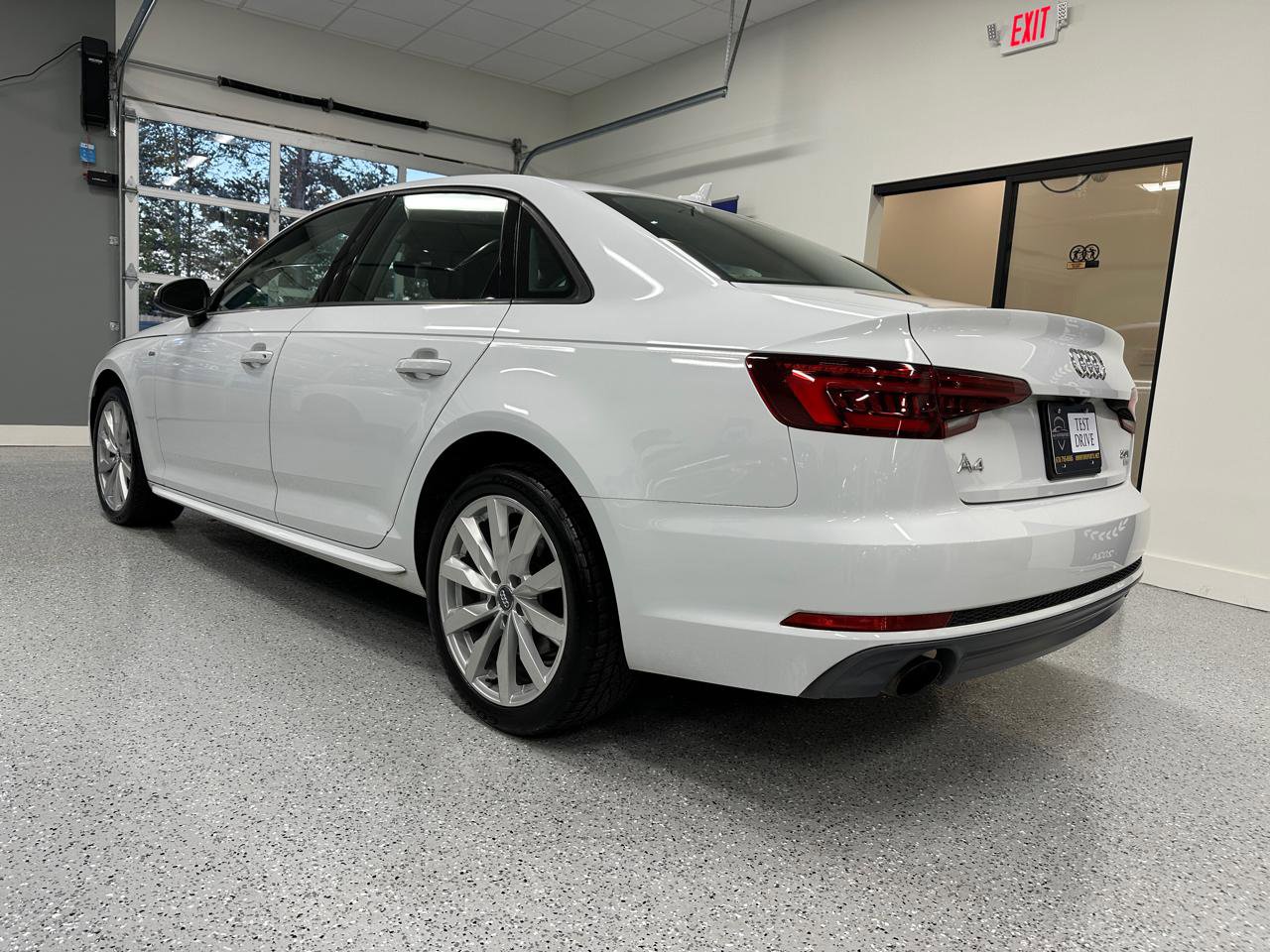 Used 2018 Audi A4 2.0T Ultra Premium w/ Convenience Package FWD image 5