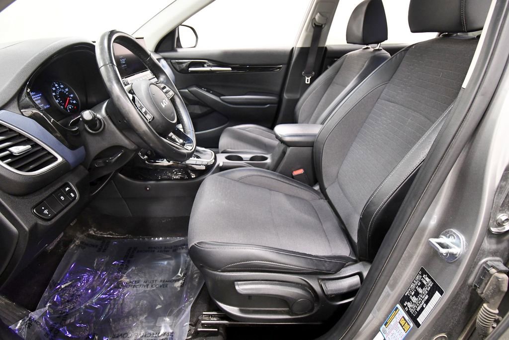Certified 2023 Kia Seltos S w/ Navigation Package image 14