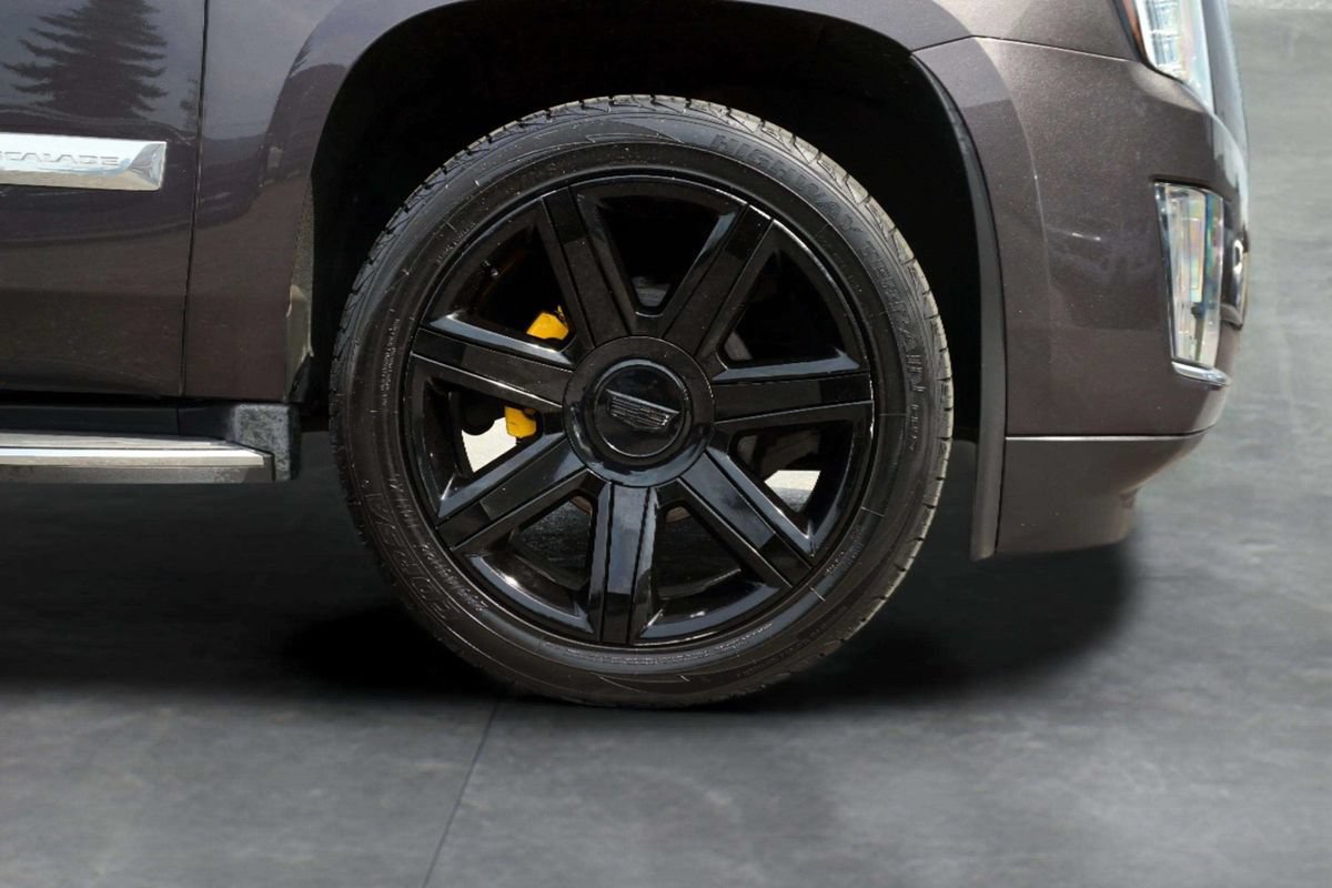 Used 2015 Cadillac Escalade ESV Luxury AWD/4WD image 9