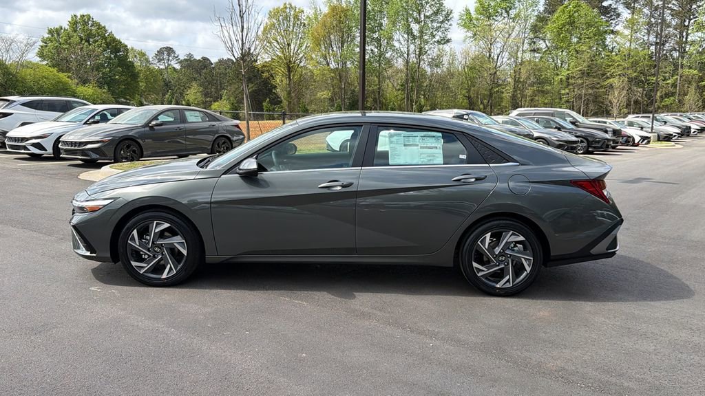 New 2026 Hyundai Elantra Limited image 8