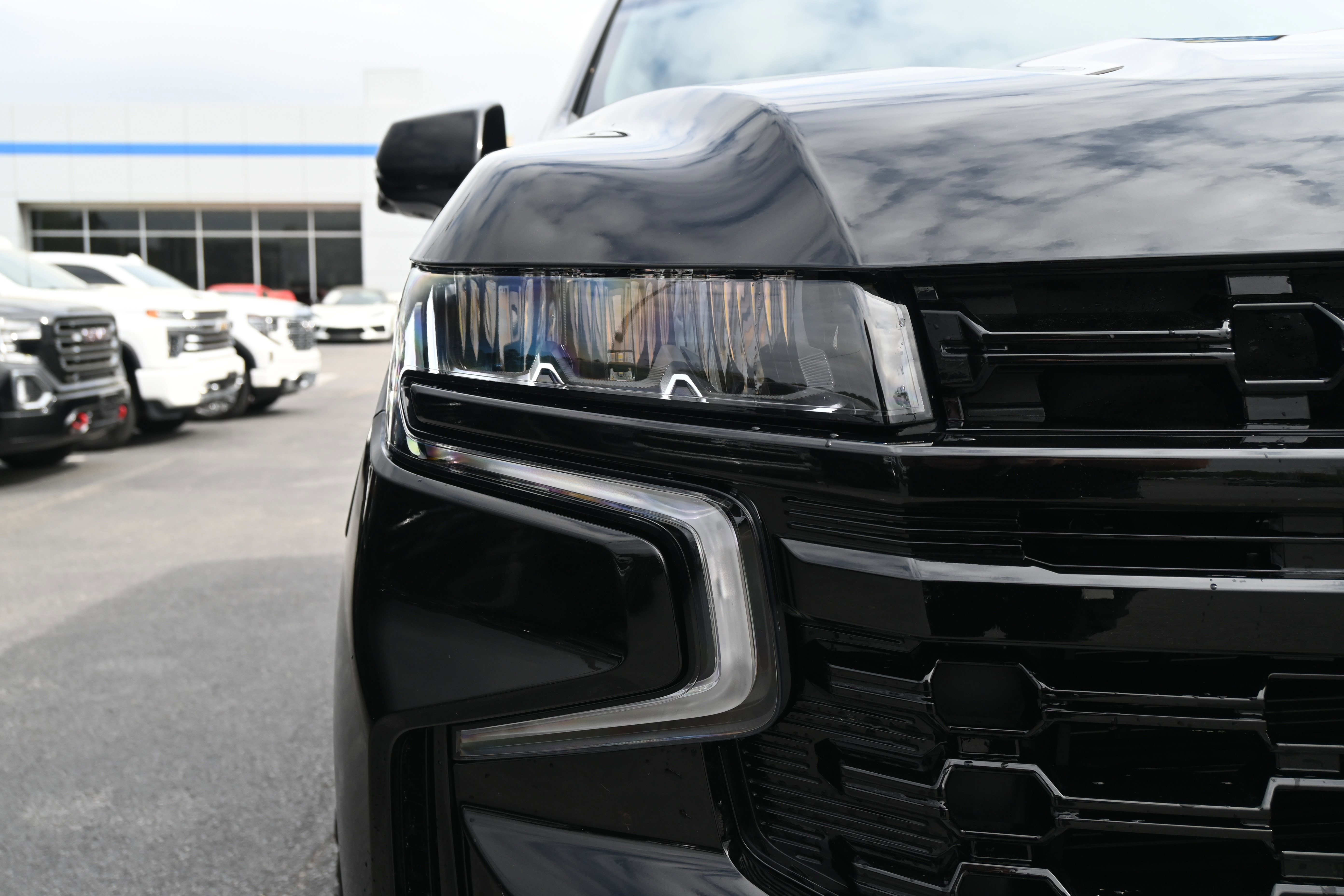 Used 2024 Chevrolet Tahoe Z71 w/ Luxury Package AWD/4WD image 6