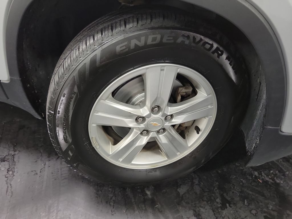 Used 2022 Chevrolet Trax LT FWD image 10