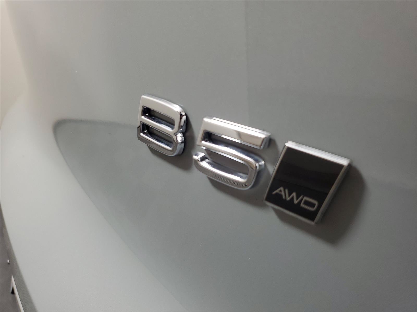 New 2026 Volvo XC40 B5 Plus w/ Protection Package Premier AWD/4WD image 7