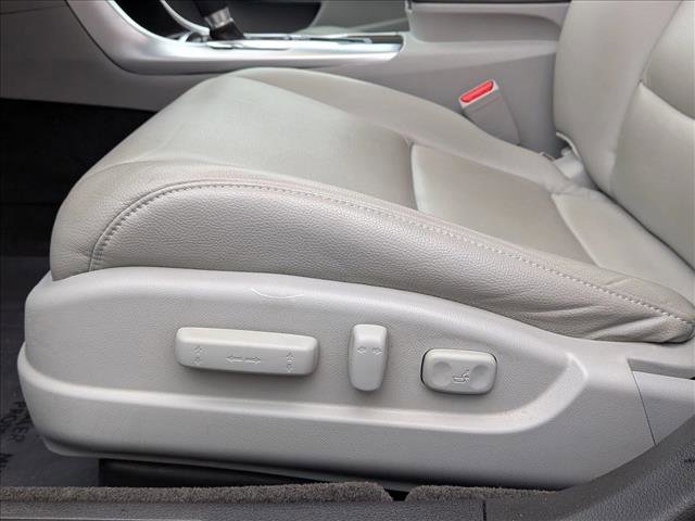 Used 2015 Acura TLX image 11