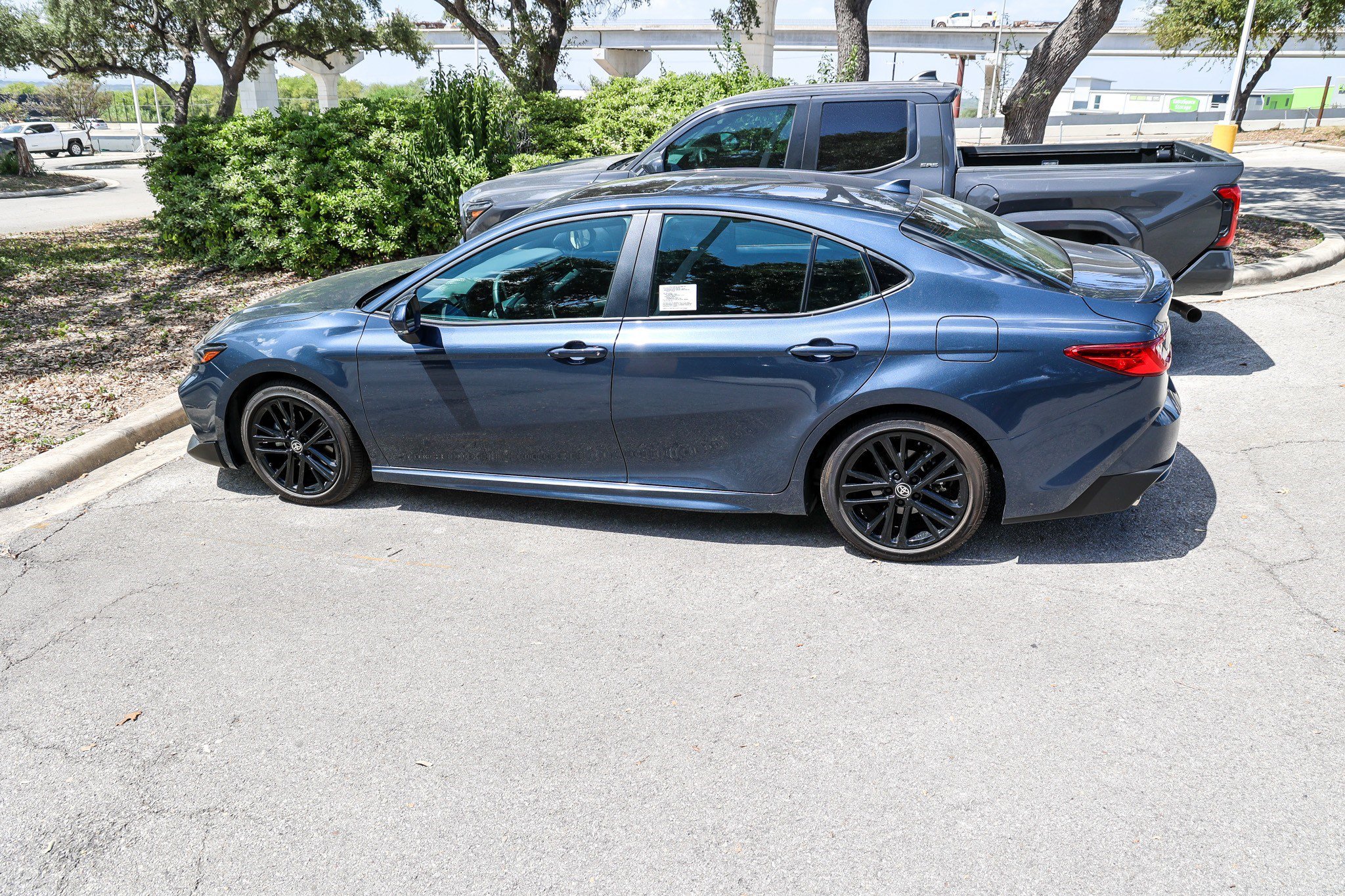 Used 2026 Toyota Camry SE w/ Multimedia Upgrade Package FWD image 11