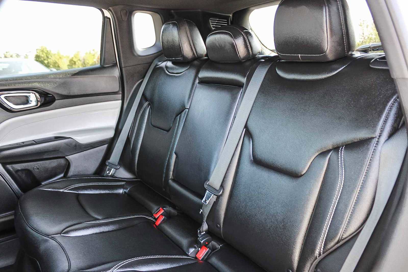 Used 2026 Jeep Compass Limited image 18