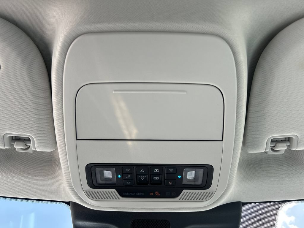 Used 2025 Ford Expedition Platinum w/ Driver's Package AWD/4WD image 22