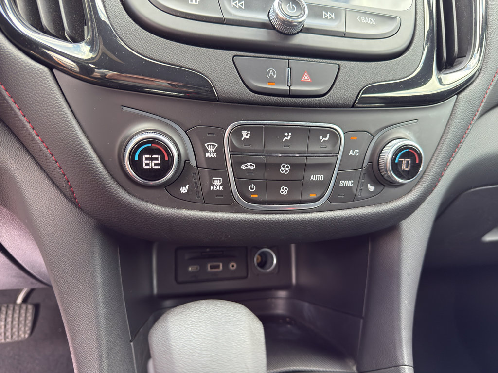 Used 2022 Chevrolet Equinox RS w/ RS Leather Package image 17