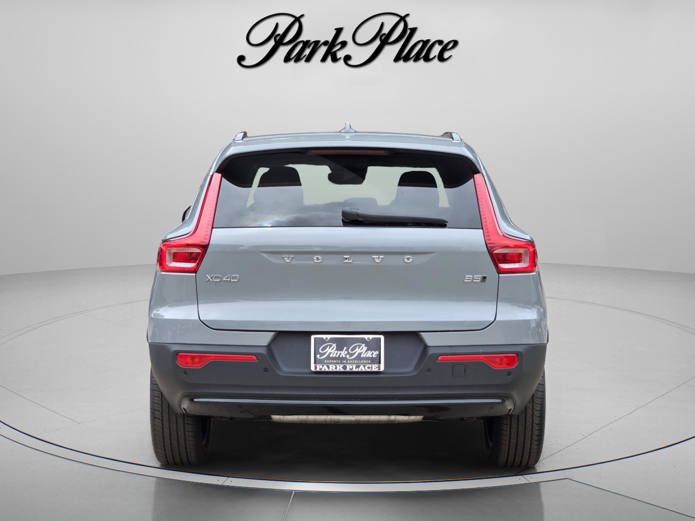 New 2026 Volvo XC40 B5 Plus w/ Protection Package Premier AWD/4WD image 4
