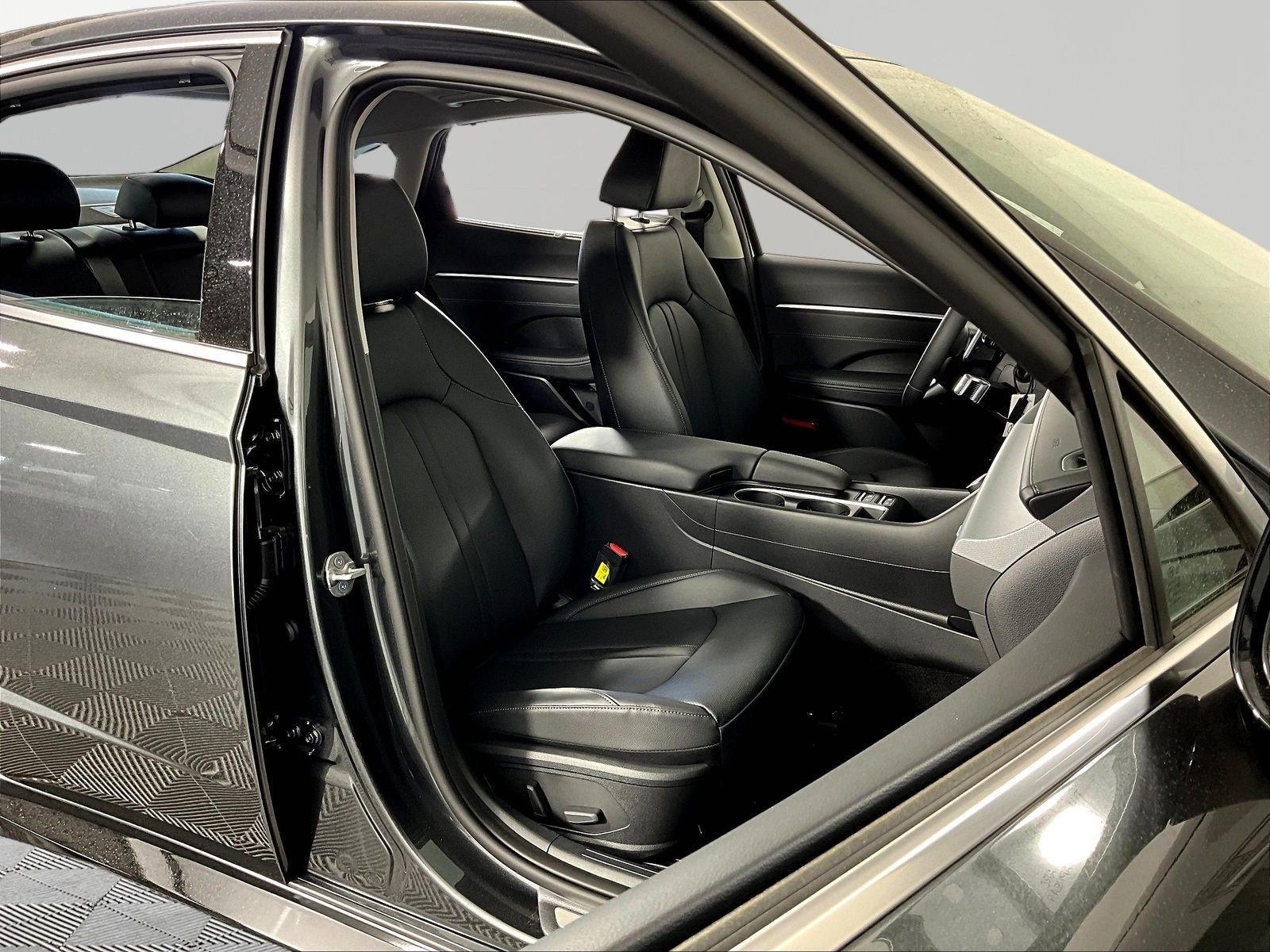 New 2026 Hyundai Sonata Limited FWD image 18
