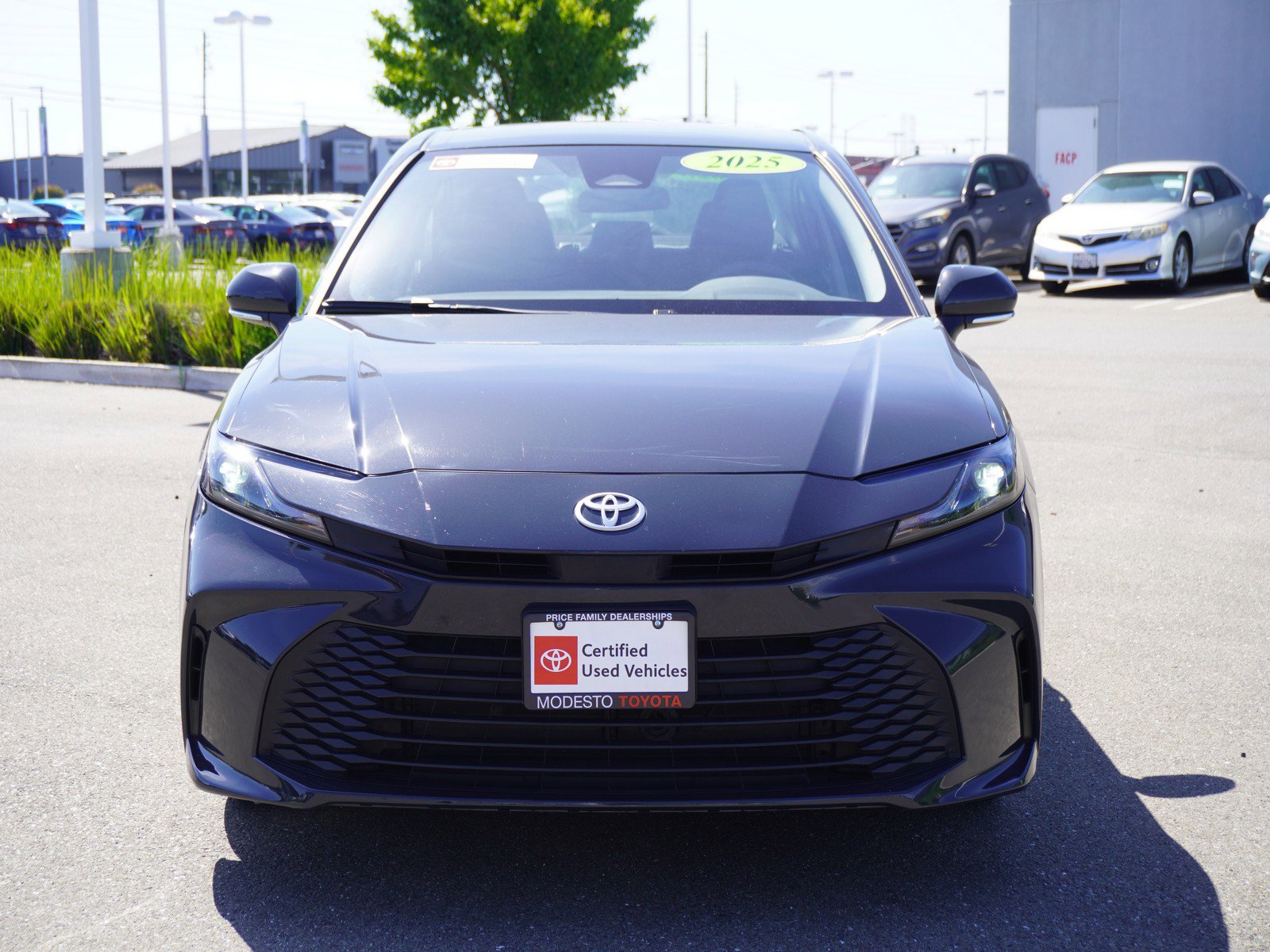 Used 2025 Toyota Camry LE FWD image 6