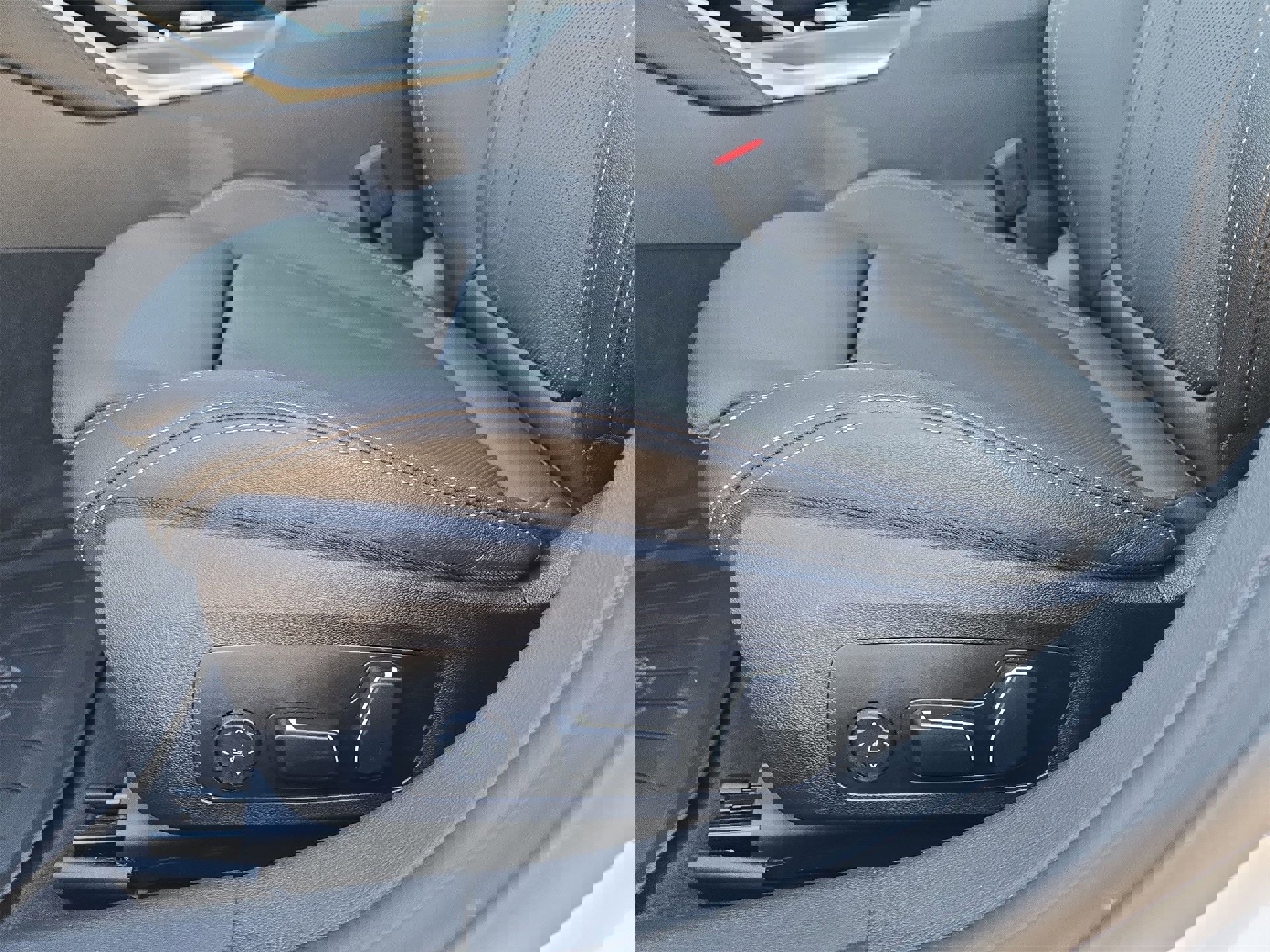 Used 2025 BMW 430i xDrive w/ M Sport Package image 17