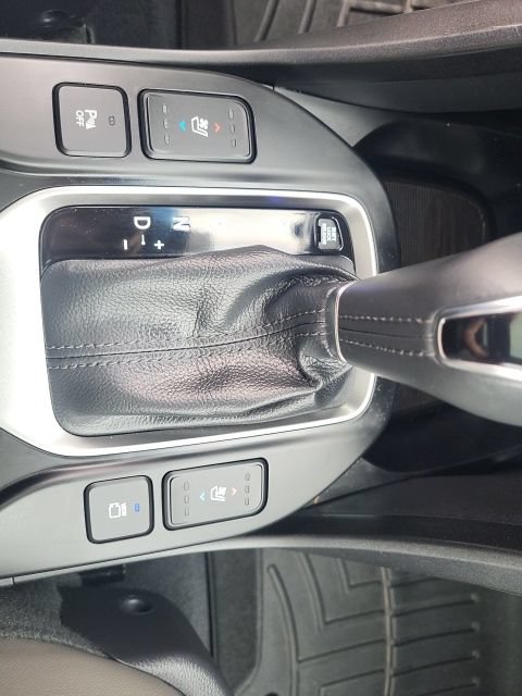 Used 2018 Hyundai Santa Fe Sport w/ 2.4L Tech Package 04 AWD/4WD image 15