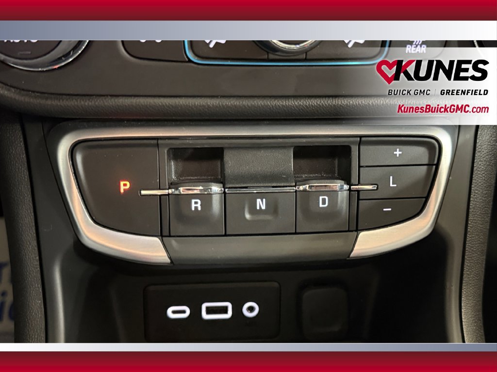 Used 2024 GMC Terrain SLE w/ Driver Convenience Package FWD image 29