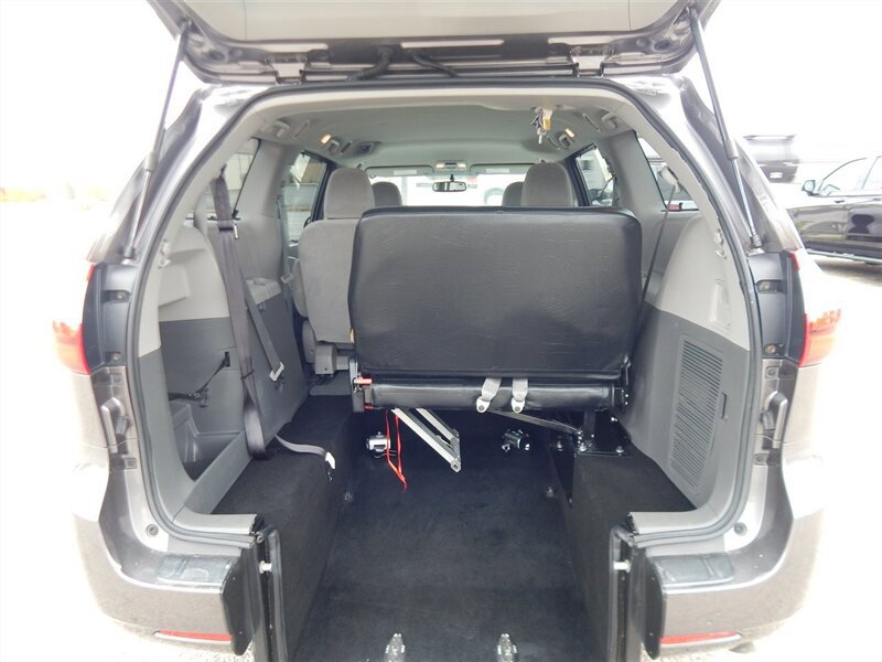 Used 2017 Toyota Sienna LE FWD image 15
