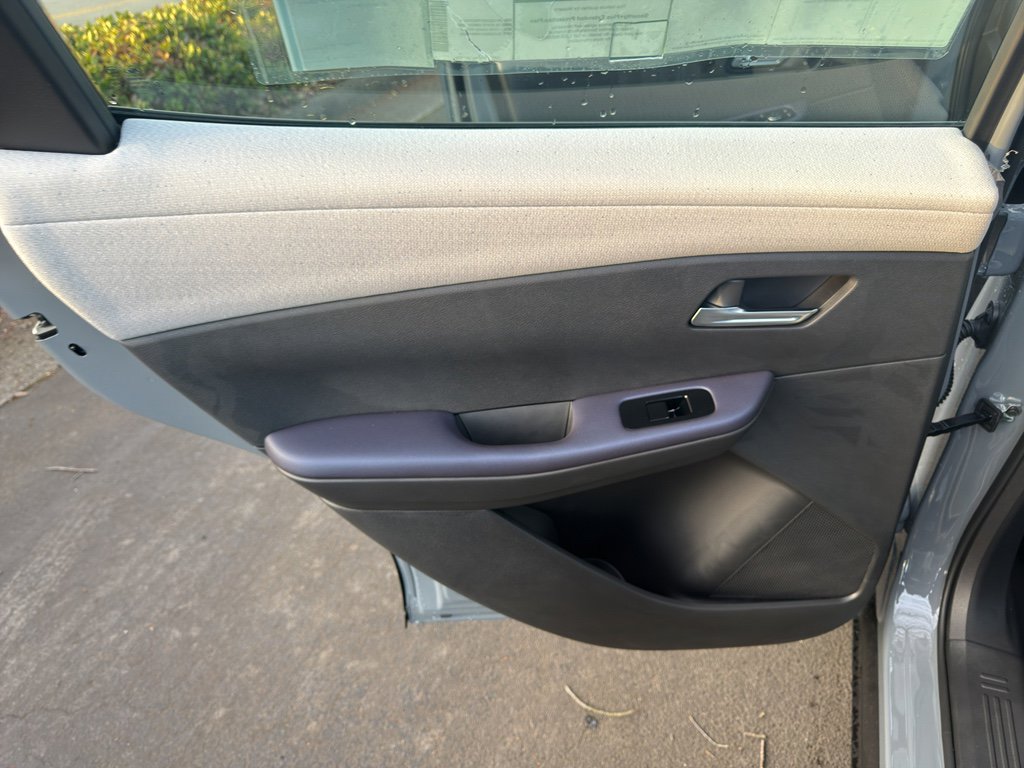 New 2026 Nissan Leaf Platinum+ w/ Cargo Package (Platinum+) image 28