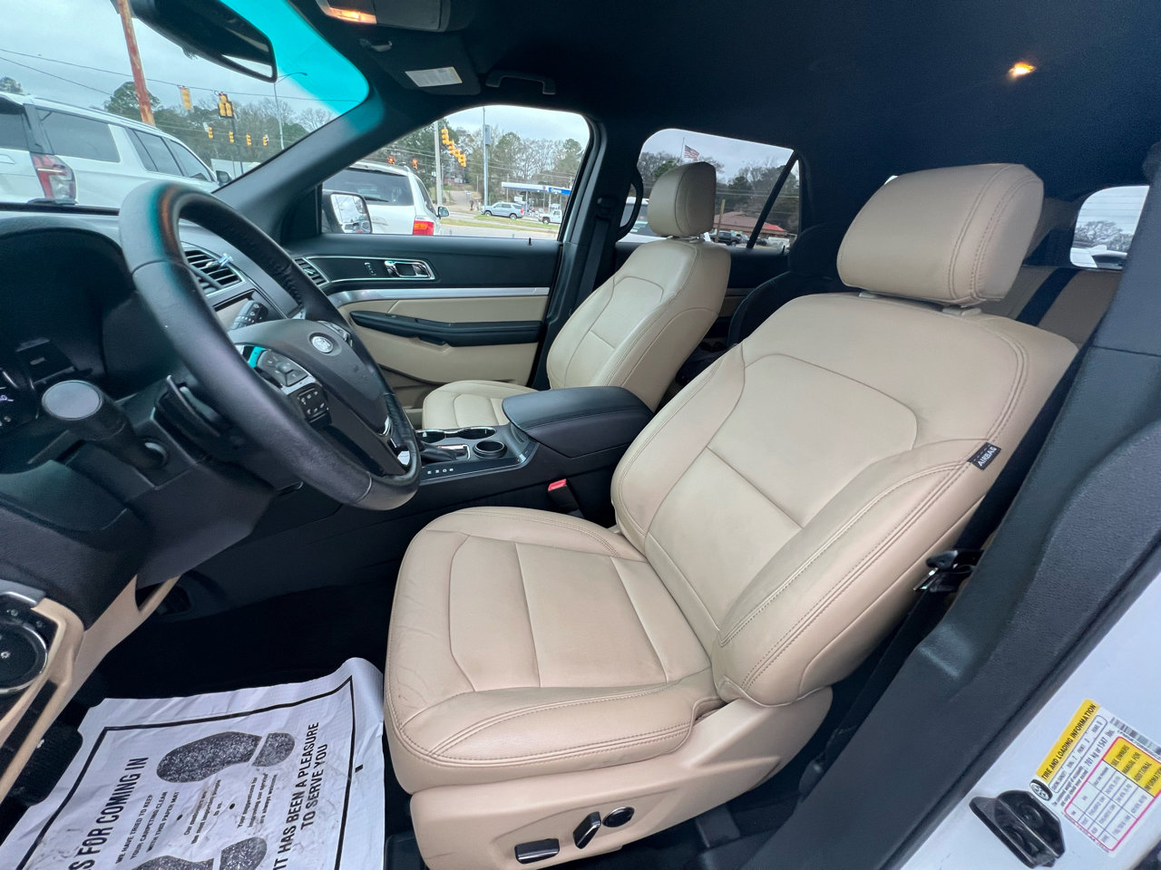 Used 2016 Ford Explorer XLT w/ Equipment Group 202A image 26