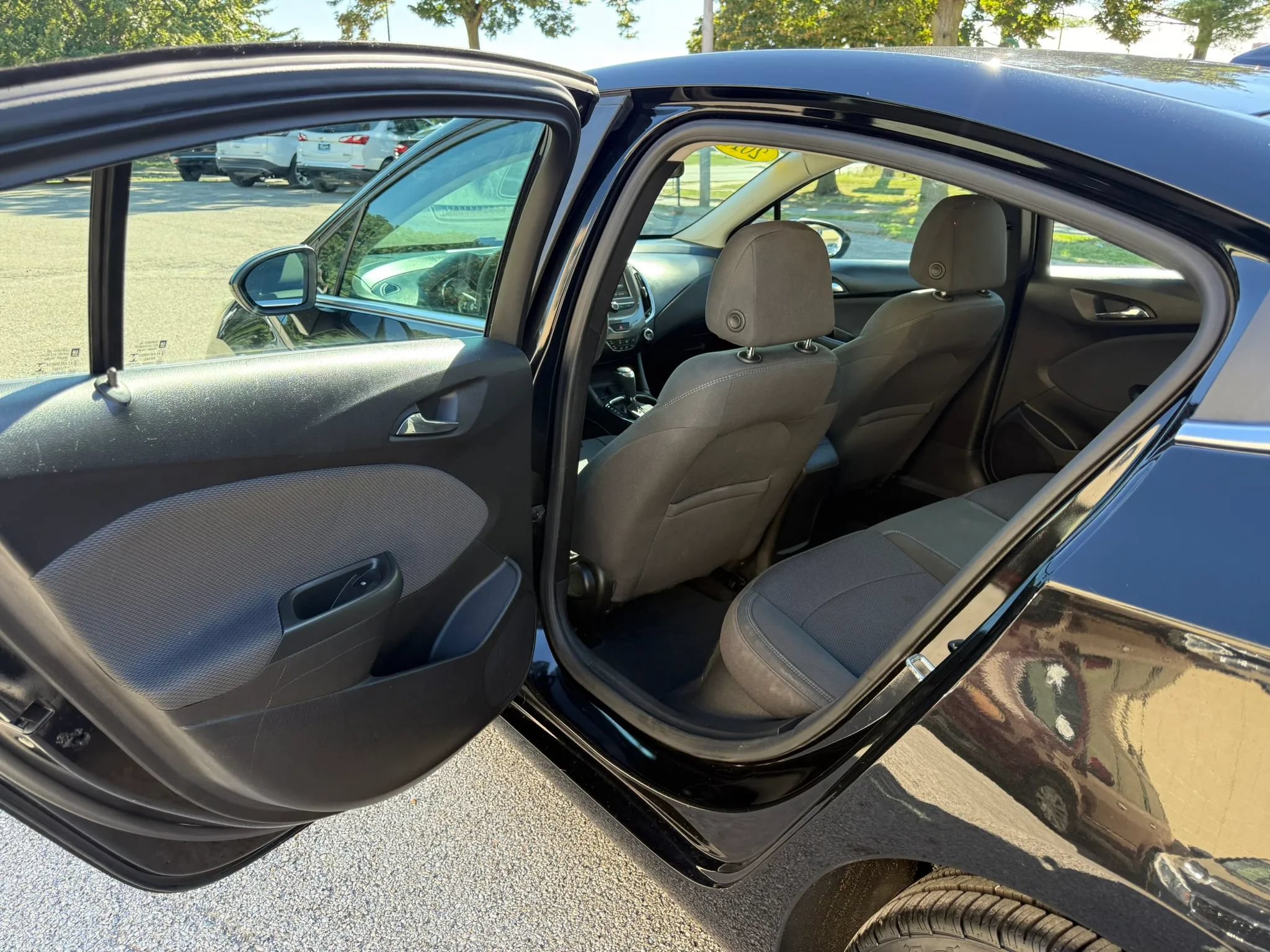 Used 2016 Chevrolet Cruze LT FWD image 12