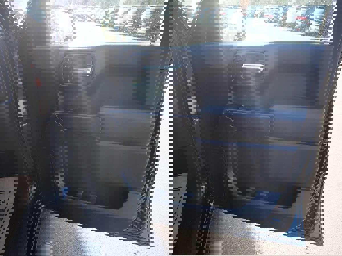 Used 2020 Chevrolet Silverado 1500 Custom w/ Custom Value Package image 19