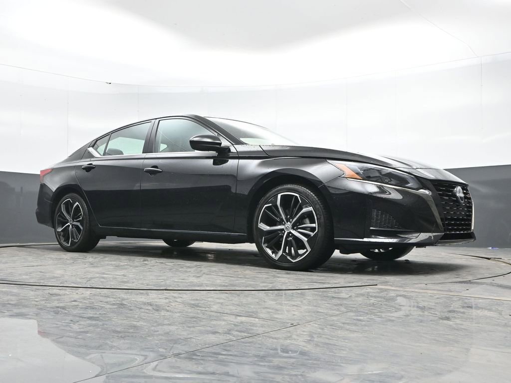 Used 2025 Nissan Altima 2.5 SR image 45