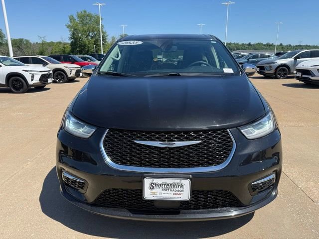 Used 2023 Chrysler Pacifica Limited FWD image 8