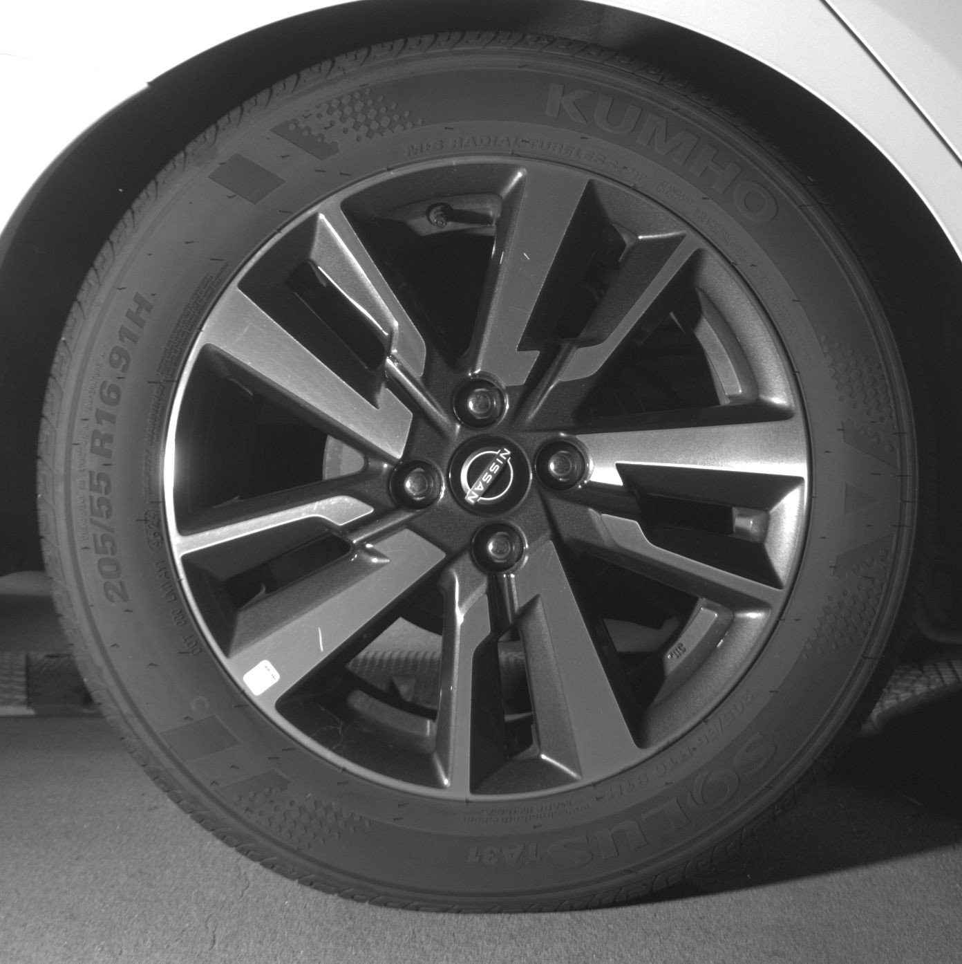 Used 2025 Nissan Versa SV FWD image 15
