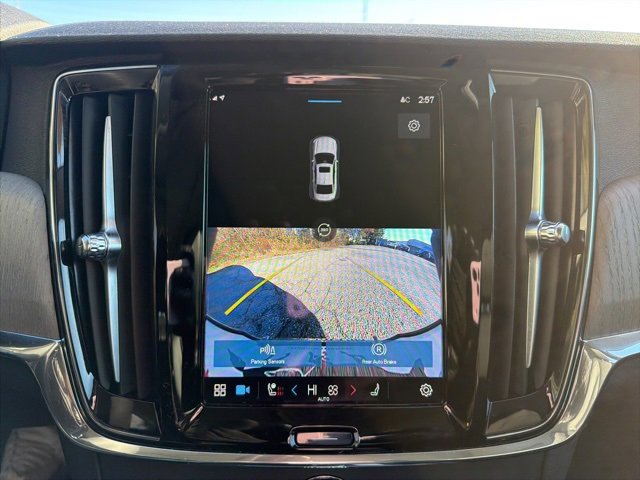 Used 2023 Volvo S90 B6 Plus w/ Protection Package Premier image 12
