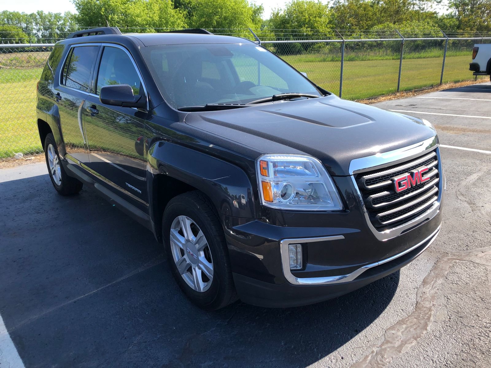Used 2016 GMC Terrain SLE w/ Convenience Package FWD image 3