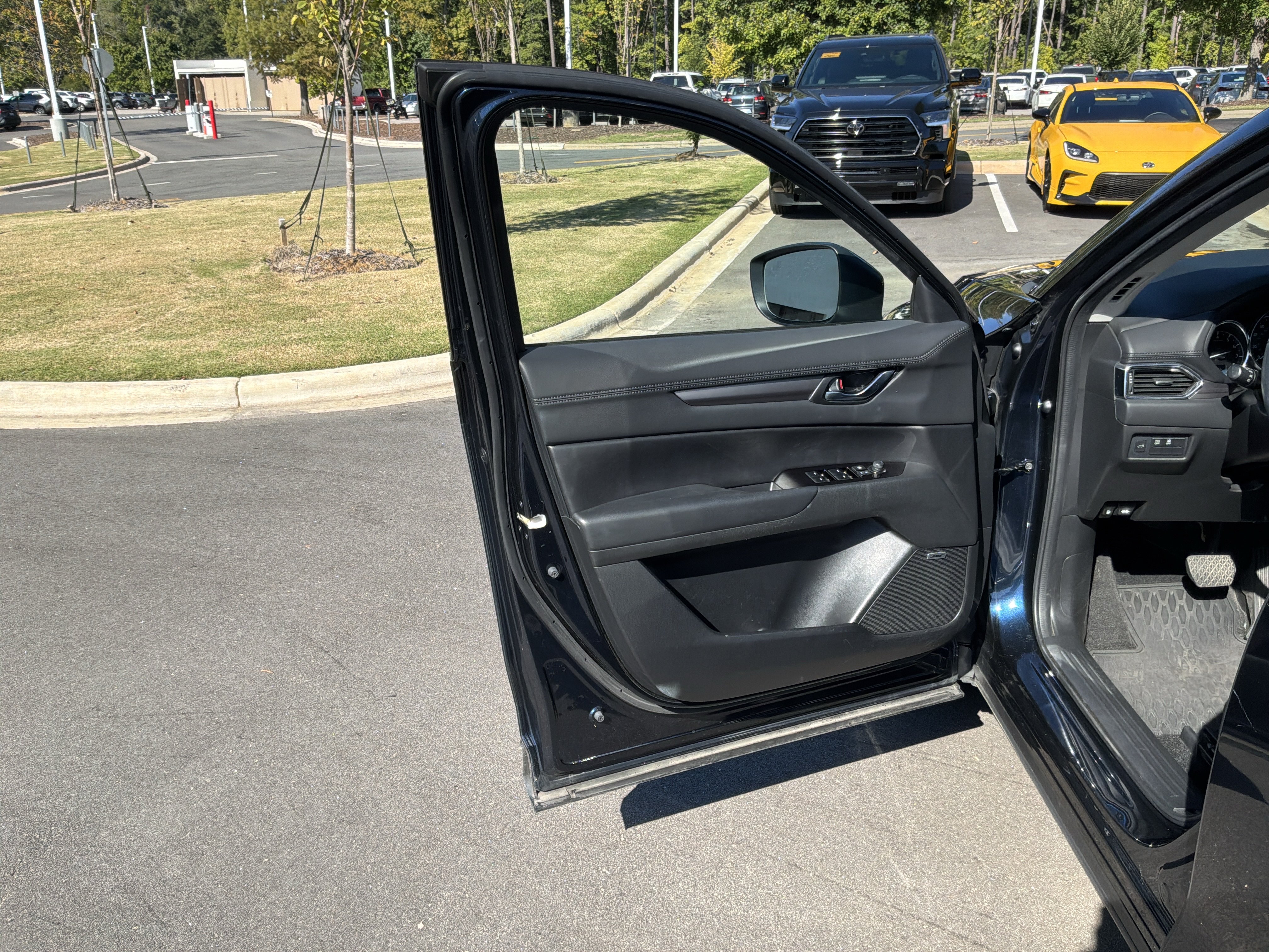 Used 2020 MAZDA CX-5 Touring FWD image 14