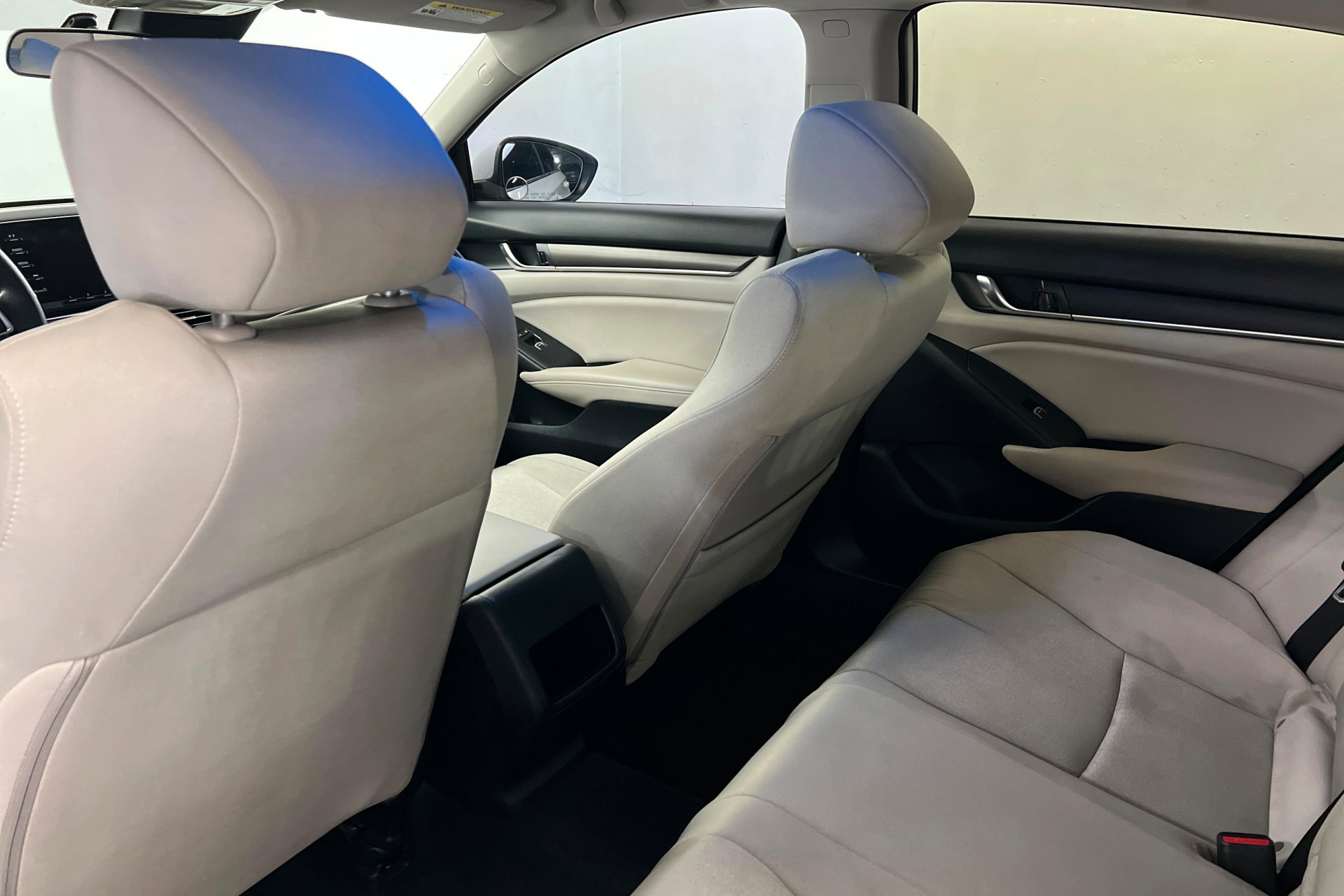 Used 2018 Honda Accord LX image 19
