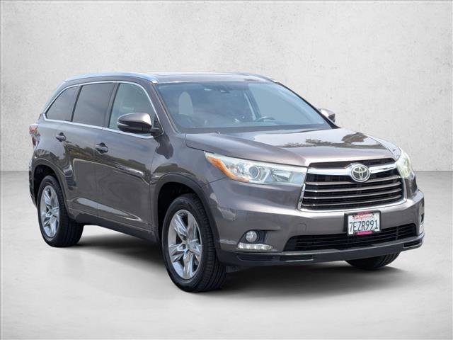 Used 2014 Toyota Highlander Limited Platinum FWD image 3