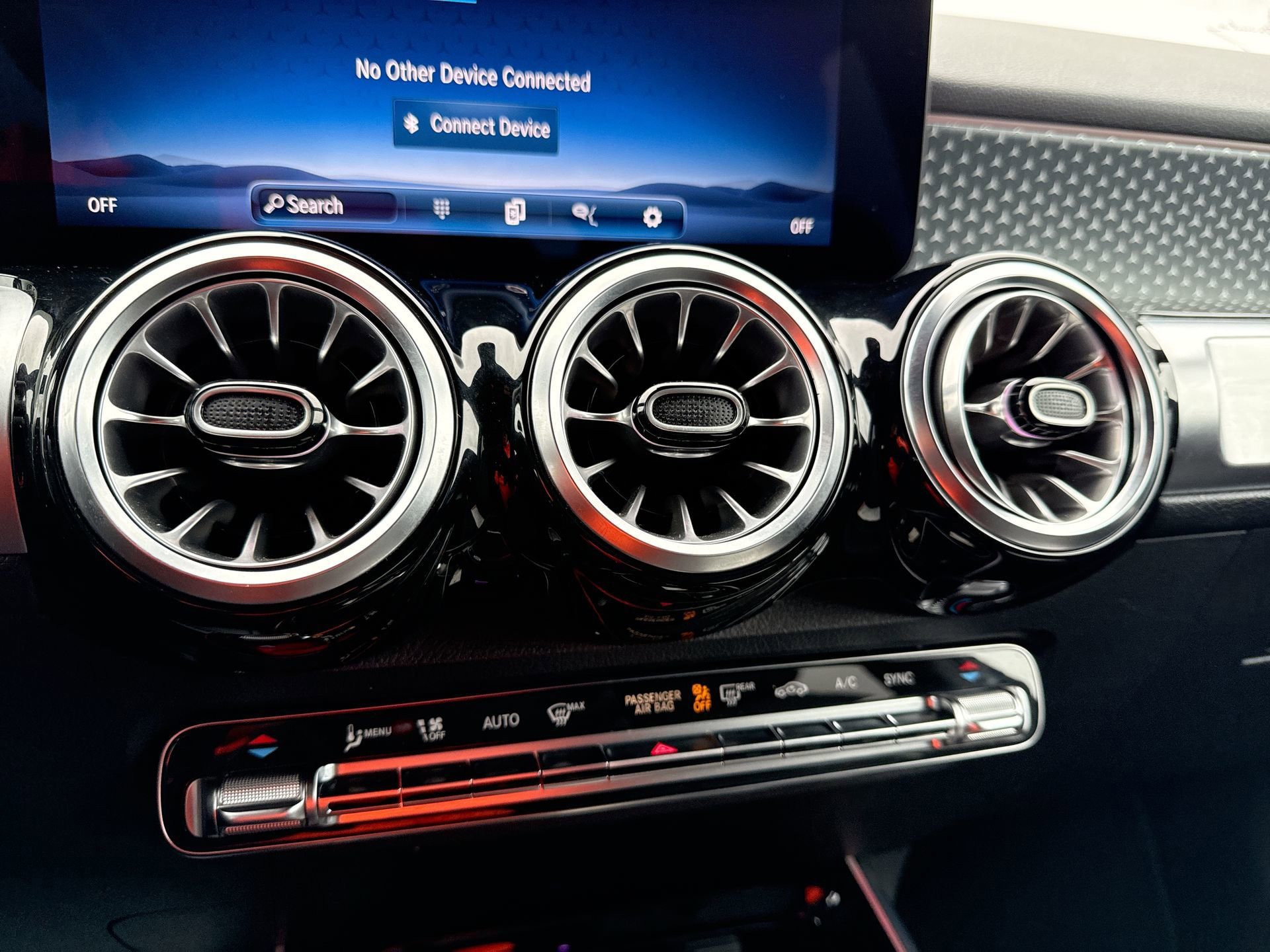 Used 2024 Mercedes-Benz GLB 250 image 17