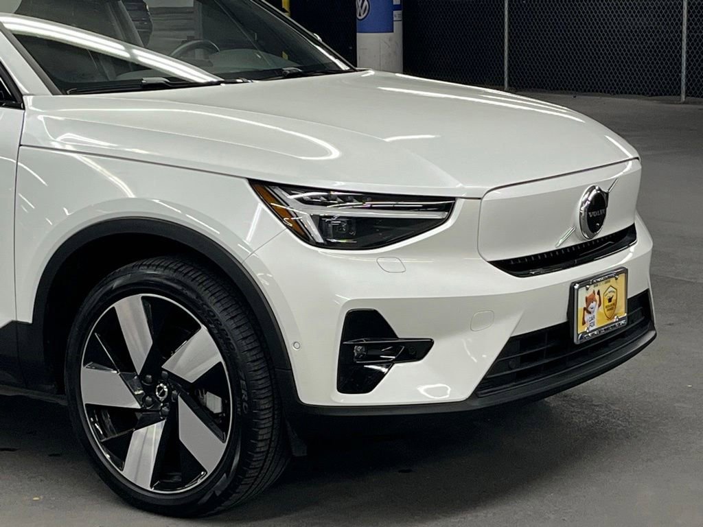 Used 2023 Volvo C40 P8 Recharge Ultimate w/ Protection Package Premier AWD/4WD image 38