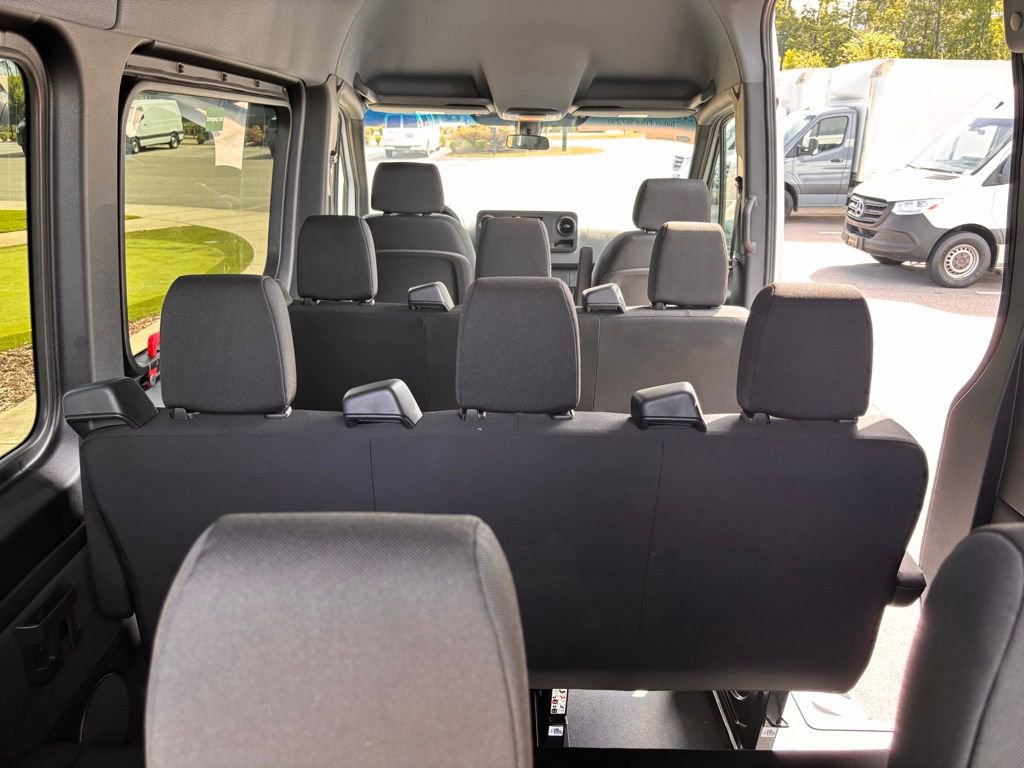 Used 2024 Mercedes-Benz Sprinter 2500 image 22