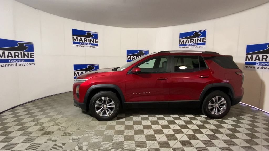 Used 2025 Chevrolet Equinox LT w/ Convenience Package II FWD image 7