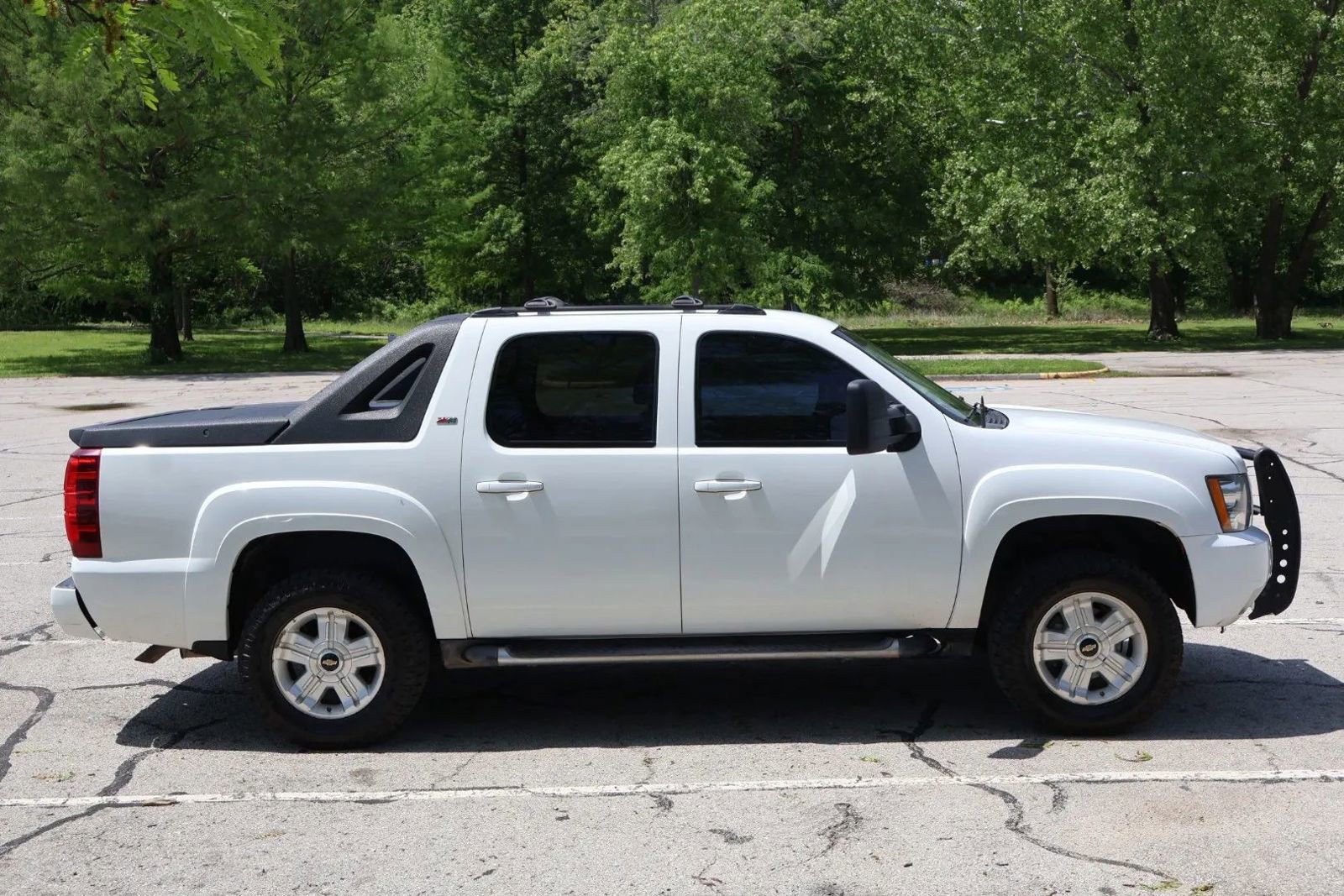Used 2012 Chevrolet Avalanche LT w/ Suspension Package, Off-Road AWD/4WD image 4