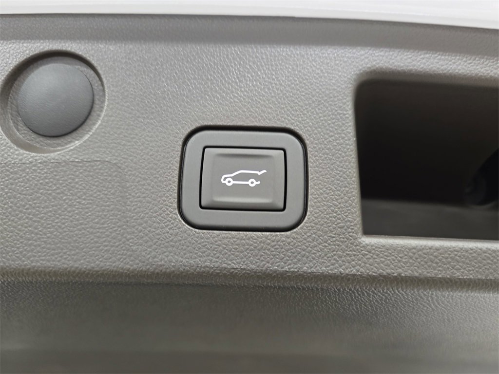 New 2026 GMC Terrain Denali w/ LPO, Black Badging Package image 13