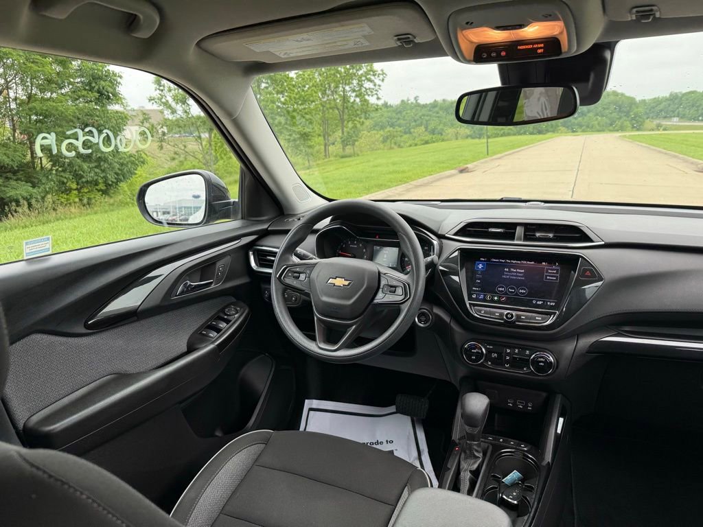 Used 2023 Chevrolet TrailBlazer LT w/ Convenience Package FWD image 16